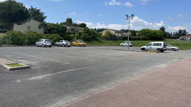 Parking Intermarché Vazerac
