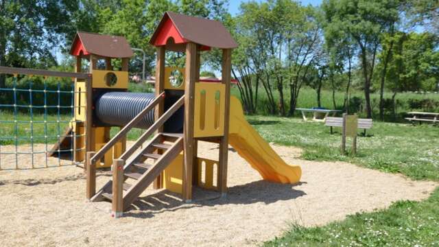 Aire de jeux Cavalas