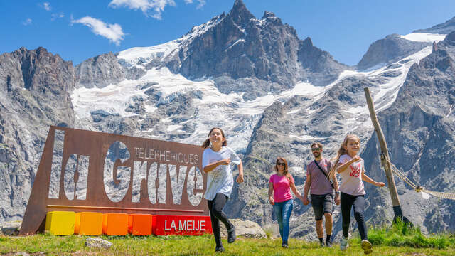 Aire de jeu de 2400 m