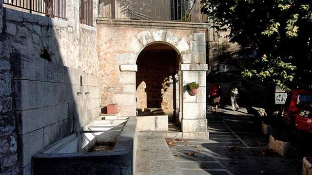 Fontaine et Lavoir de la Place de la République