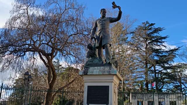 La Statue de Louis Pasteur à Alès