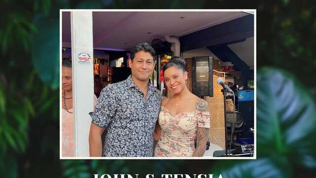 John & Tensia en concert à L'Instant Présent