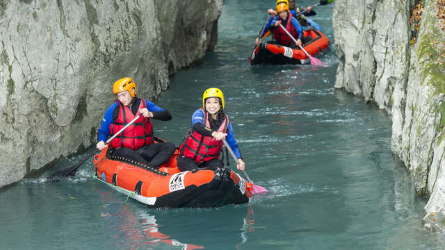 Sortie Canoraft - Descente de la rivière entre kayak et raft