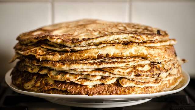 Les jeunes de Molines vendent leurs crêpes !