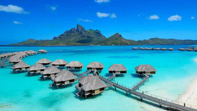 Arii Moana Restaurant - Four Seasons Resort Bora Bora