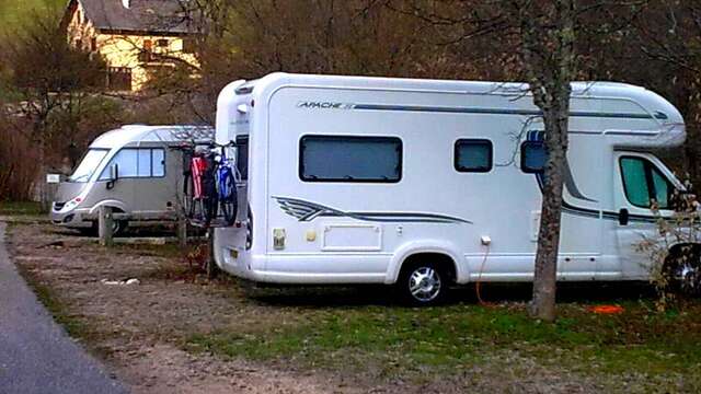 Aire pour camping-car au camping de l'Ourson