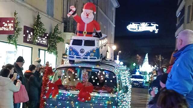 Parade automobile des illuminés de Noël