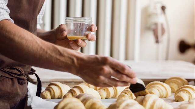 A taste of France - Croissant and pain au chocolat / baking class in Aix-en-Provence