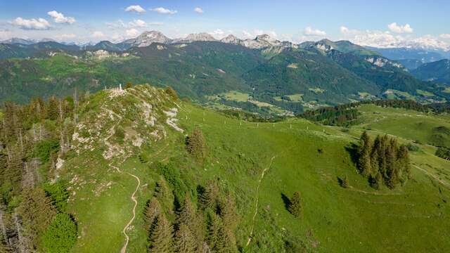 Sentier de randonnée - La Pointe de Miribel depuis Plaine-Joux