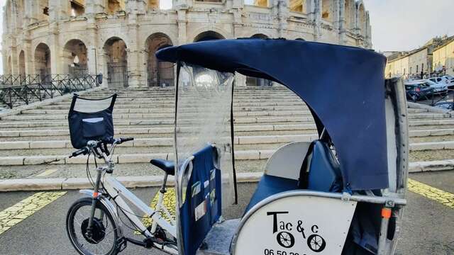 Guided tour on a taco bike - 30 minutes