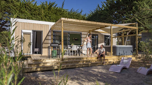 Estancia premium con jacuzzi privado en el camping Les Amis de la Plage