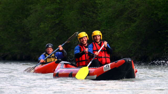 Attività in acqua bianca per famiglie con Ecolorado Rafting