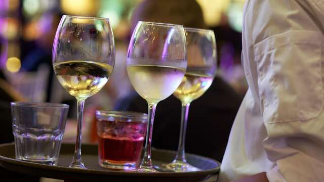 Fête de Pentecôte : course de garçons de café