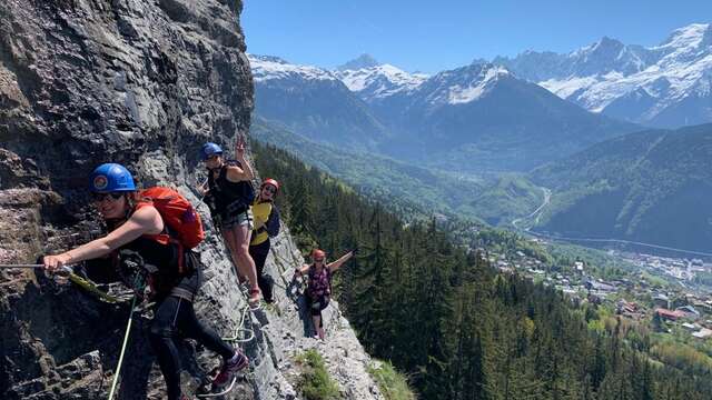 La via ferrata de Curalla avec le Bureau des Guides de Sallanches