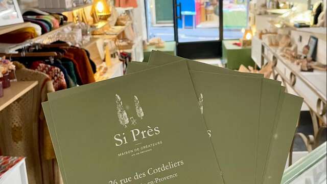 Si Près - Maison de Créateurs