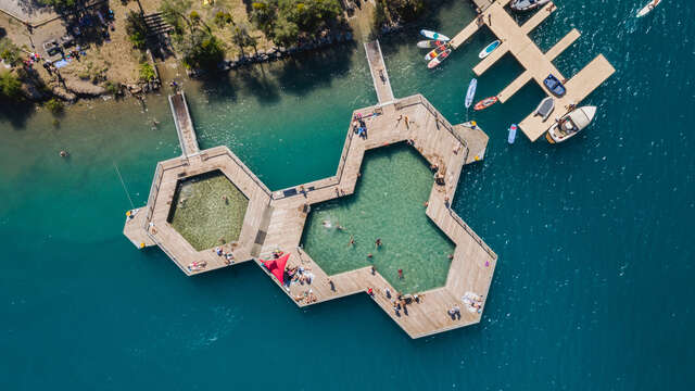 Plage et piscine flottante de Bois-Vieux