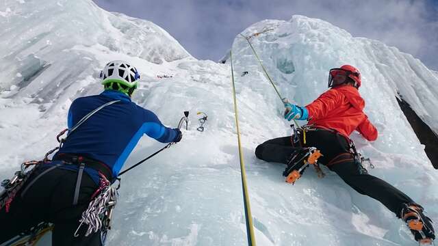 Sortie encadrée pour découvrir la Cascade de glace