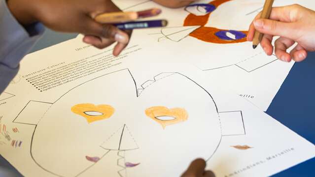 Des formes, des couleurs… et des gommettes !