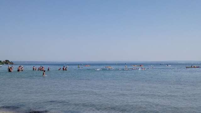 Weihnachtsbaden am Strand von Ferrières