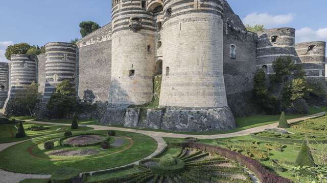 Visite des fossés du Château d'Angers : Dans les fossés... et au-delà !
