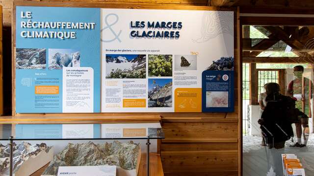 Centre d'accueil du Parc national des Ecrins -  Pré de Mme Carle