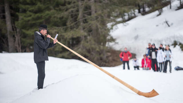 Hiking to the sound of the alphorn