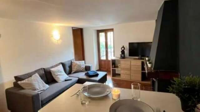 Furnished Accommodation - "Central" - Mandy Desmet