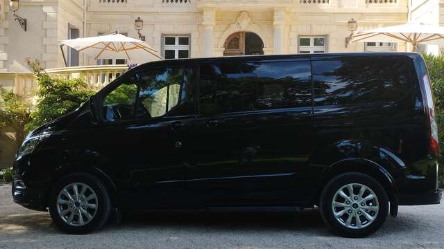 Découverte du marché de Noël à Gordes avec Ventoux Travel Car