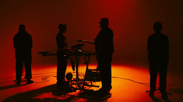 Concert Hip Wave : Big Junior
