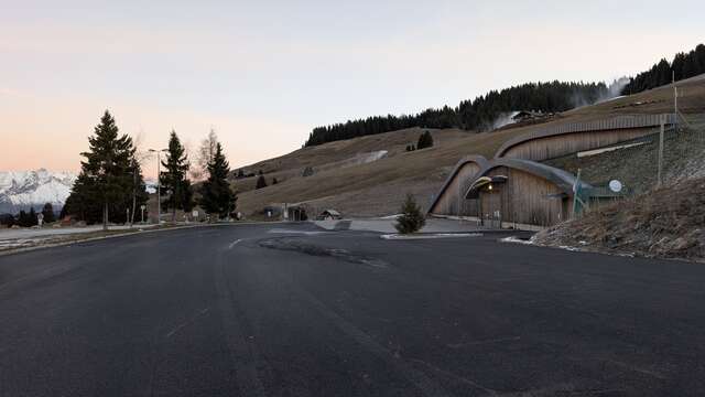 Long-term parking (more than 24 hours)