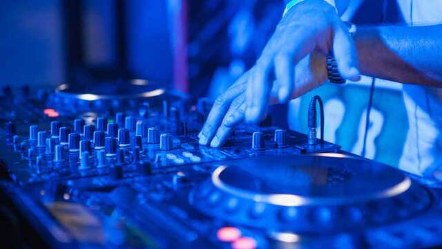 14 juillet : DJ en live