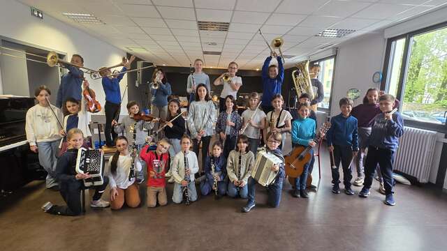 Orchestre junior de la MMM et Dim Dam Domb' - Flâneries à Pérouges
