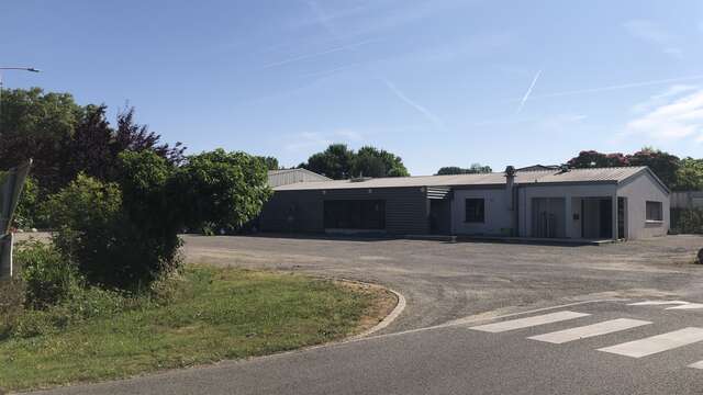 Parking salle des fêtes de Loubéjac