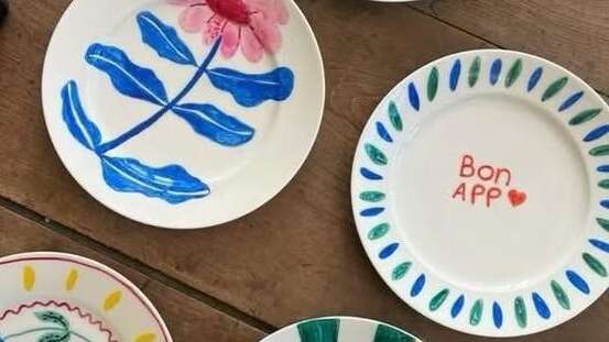 Atelier peinture sur assiette