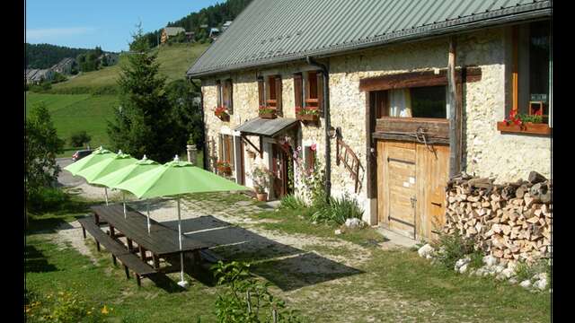 GRAND GITE 15 personnes - LE LEVER DU JOUR- PIGNARD