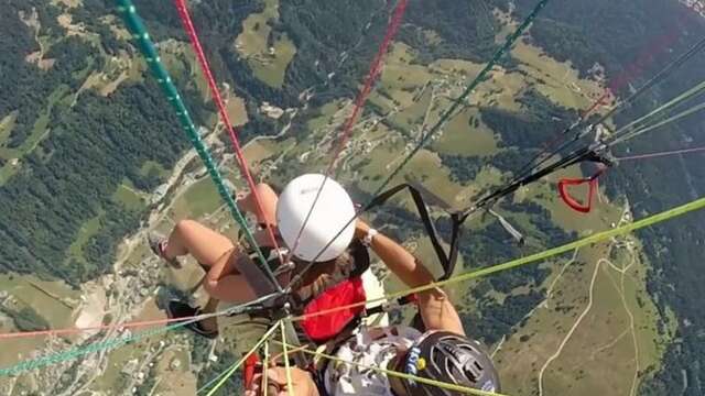 First-time or advanced paragliding flights