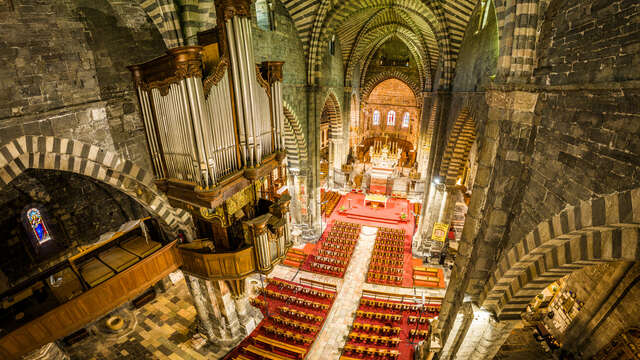 Guided tour: ND du Réal Cathedral
