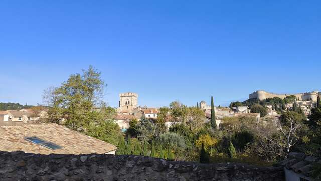 Panoramic views of the Tour district