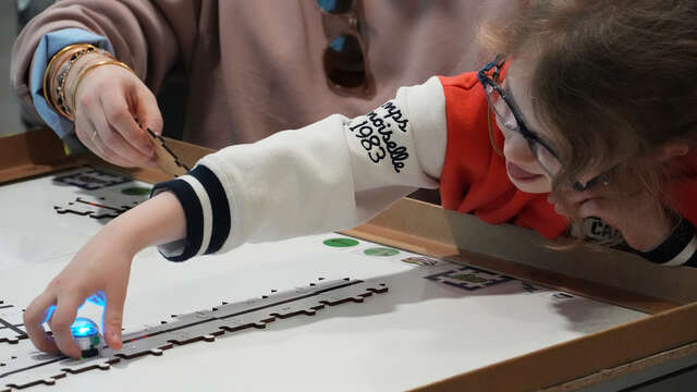 Atelier : Ozobot, le robot suiveur de lignes