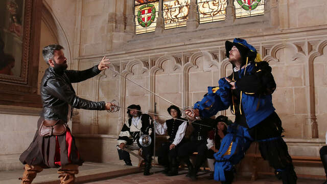 Monument in (top) form - Artistic fencing