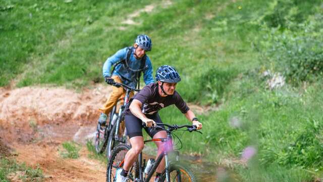 N°52 – Le Col  de la Rivière Noire - Espace VTT-FFC Massif des Bois Noirs