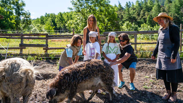 La Petite Ferme des Regains - Ferme pédagogique & Traditions alpines