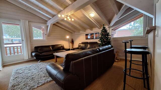 Chalet Hideway 2