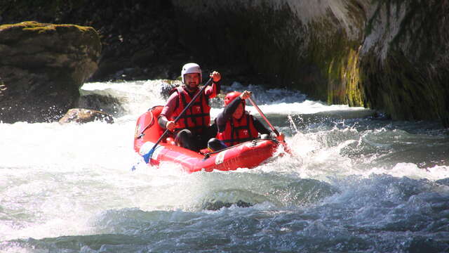 Canoraft descent of the Giffre