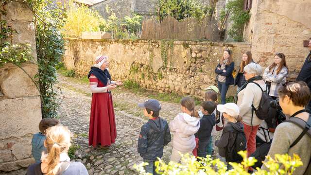 Visite familiale théâtrale "La Dame ou le Sieur de Pérouges"