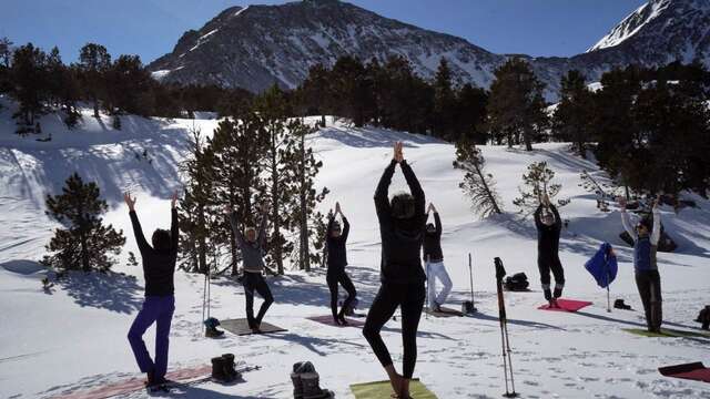 Raquettes, Initiation ski de rando & Yoga en montagne avec Planet Rando