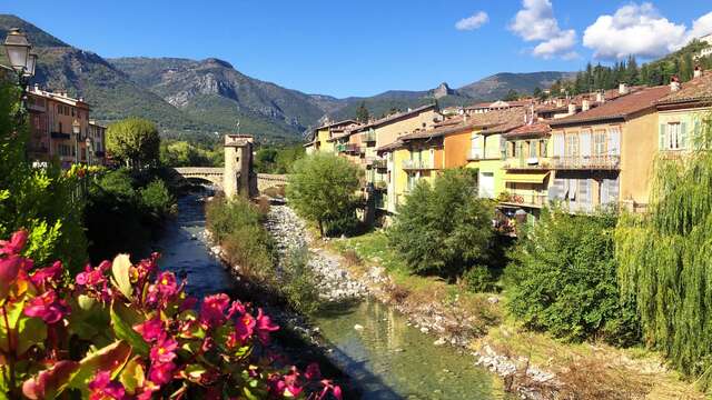 Rives de la Bevera : façades peintes en trompe l'oeil