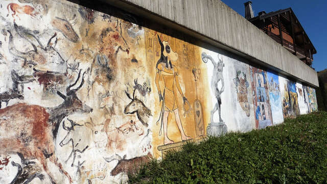 Art vache : fresque "Histoire de l'art vache"