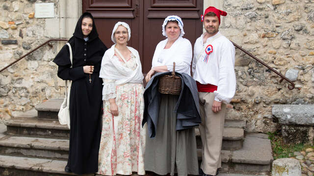 Intrigue à Pérouges : murder-party à la Révolution
