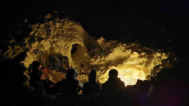 Stage de survie en hiver avec nuit en igloo - Terres de Trek